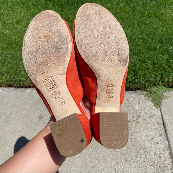 EUC Tory Burch Peep Mule Sandals Lancaster
Orange Suede Size 7.5 - Picture 5 of 12